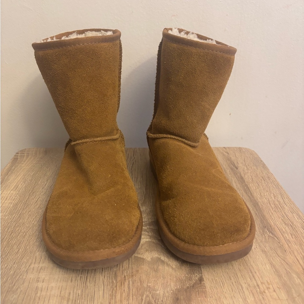 Koolaburra by UGG Suede Tan Short Winter Boots - Picture 5 of 7